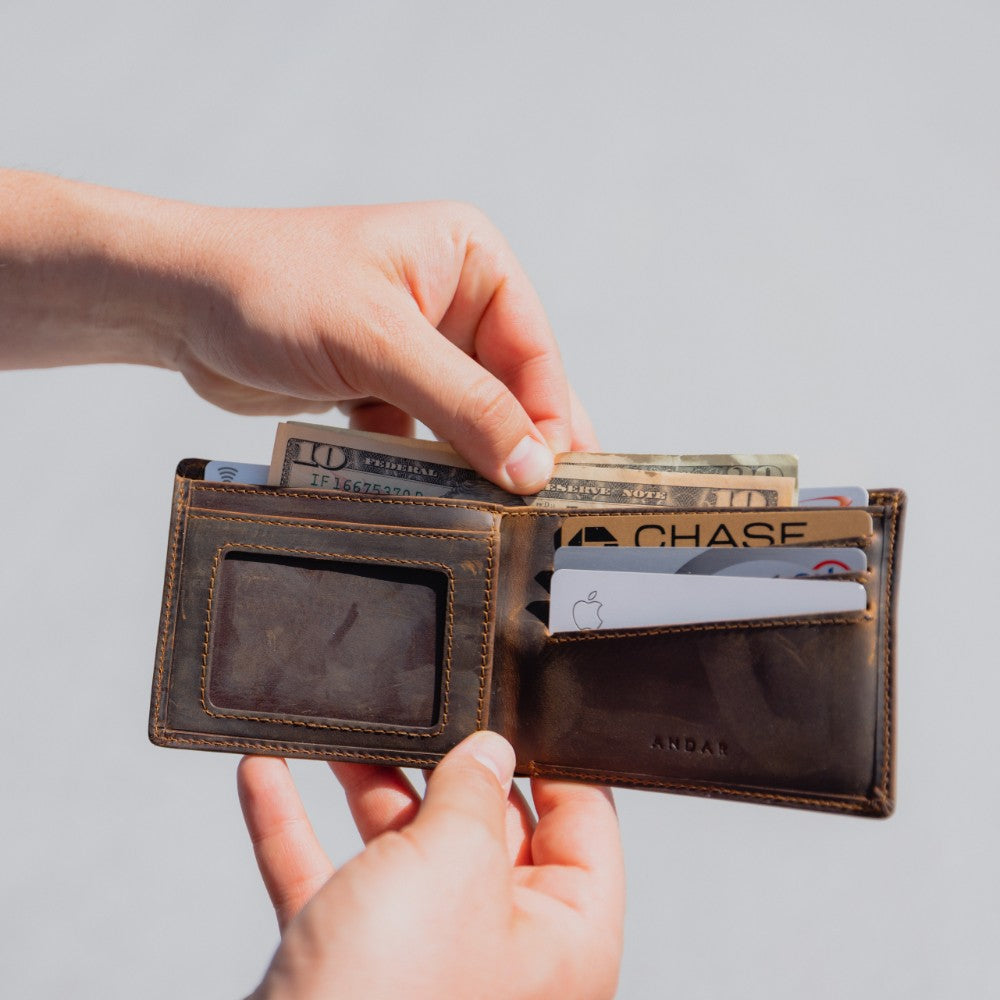 The Diplomat – Men's Slim RFID Bifold Wallet