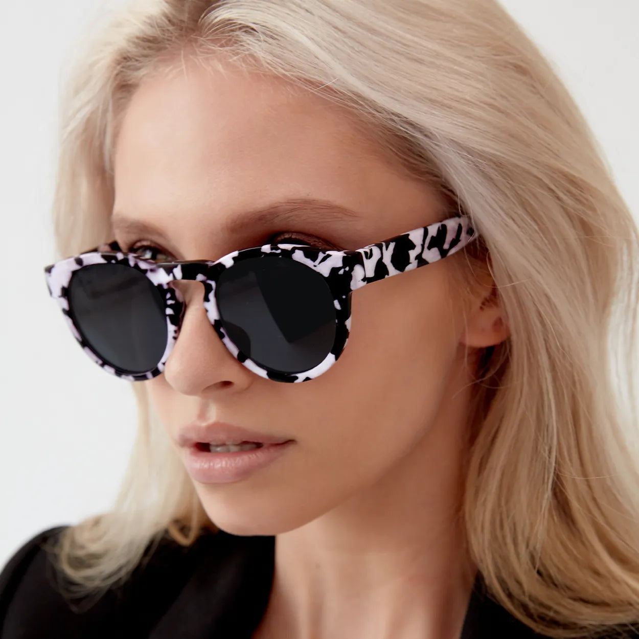 Chelsea Sunglasses - White Tortoise