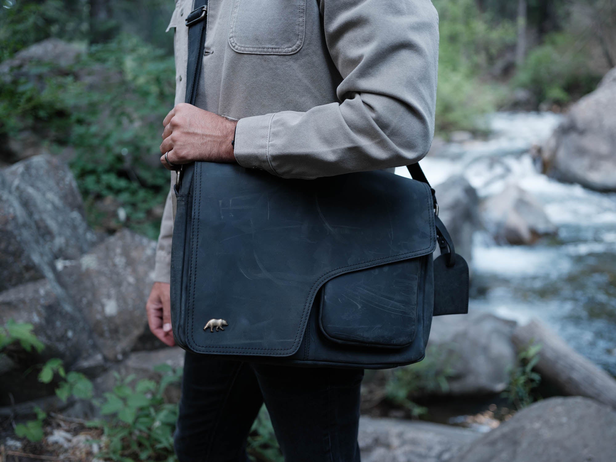 LIMITED EDITION - Yukon Leather Messenger Bag