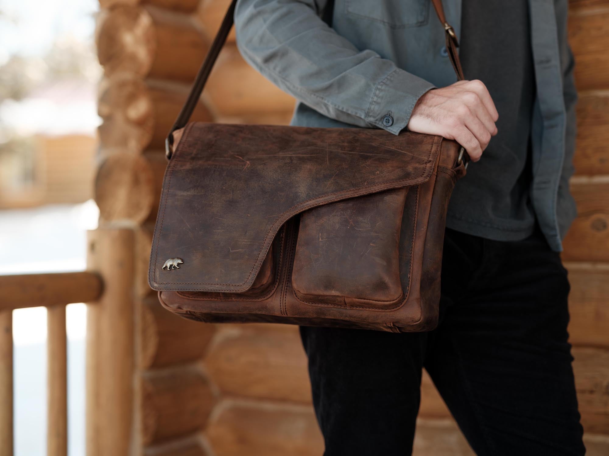 LIMITED EDITION - Yukon Leather Messenger Bag