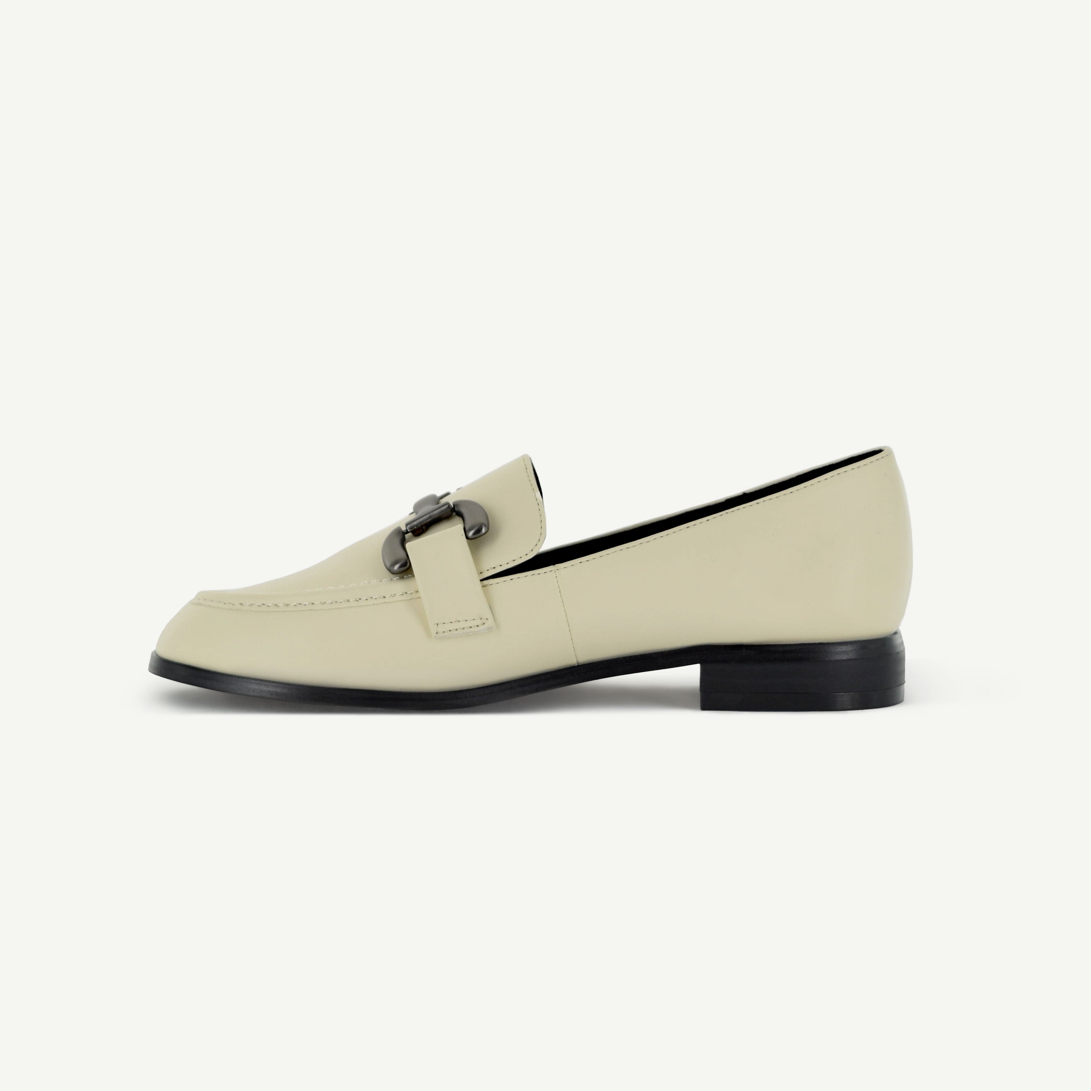Georgina: Classic Loafer - Ecru
