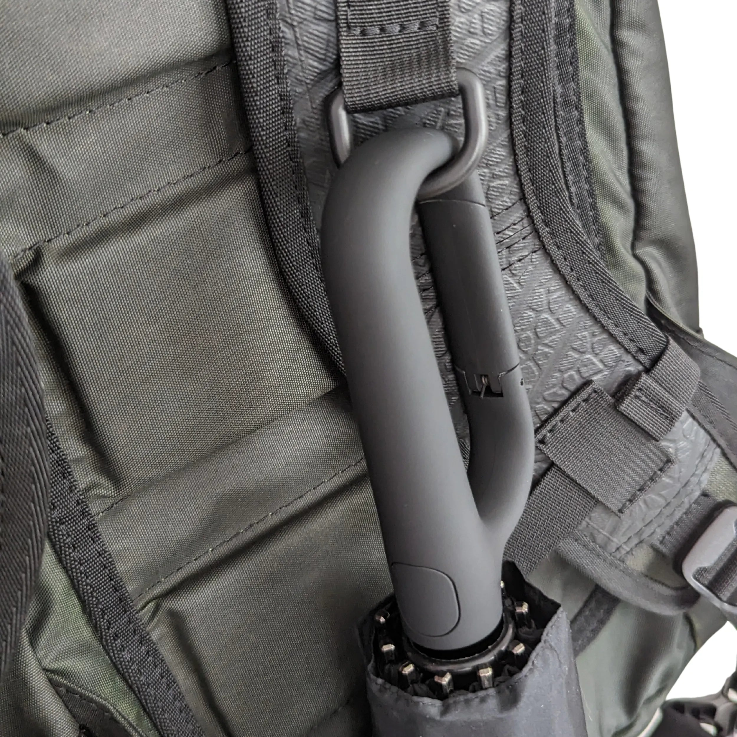 EVERYDAY | Umbrella with Never-Forget Carabiner Handle