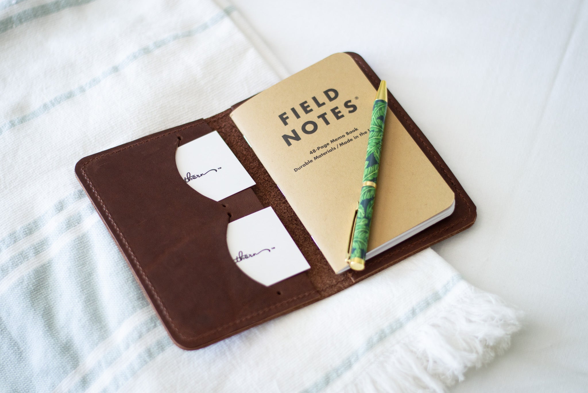 Notebook Wallet – Full-Grain Leather Organizer with Memo Book