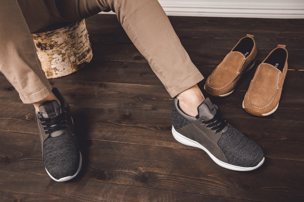 H71923 - CALTO 3.2-Inch Taller Charcoal Men's Elevator Men's Sneakers