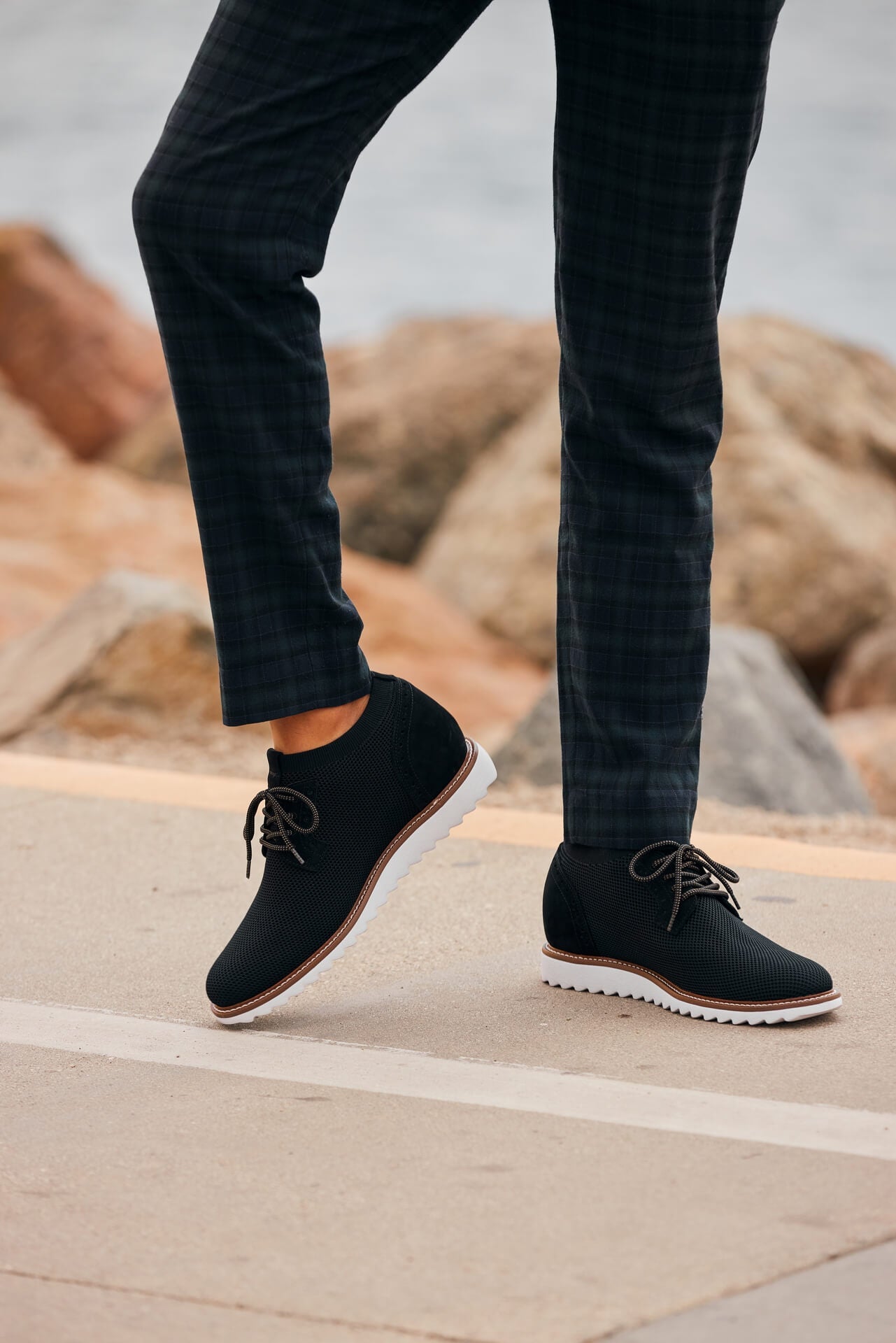 J1502 - 3.2 Inches Taller (Noir) - Men's Shoes