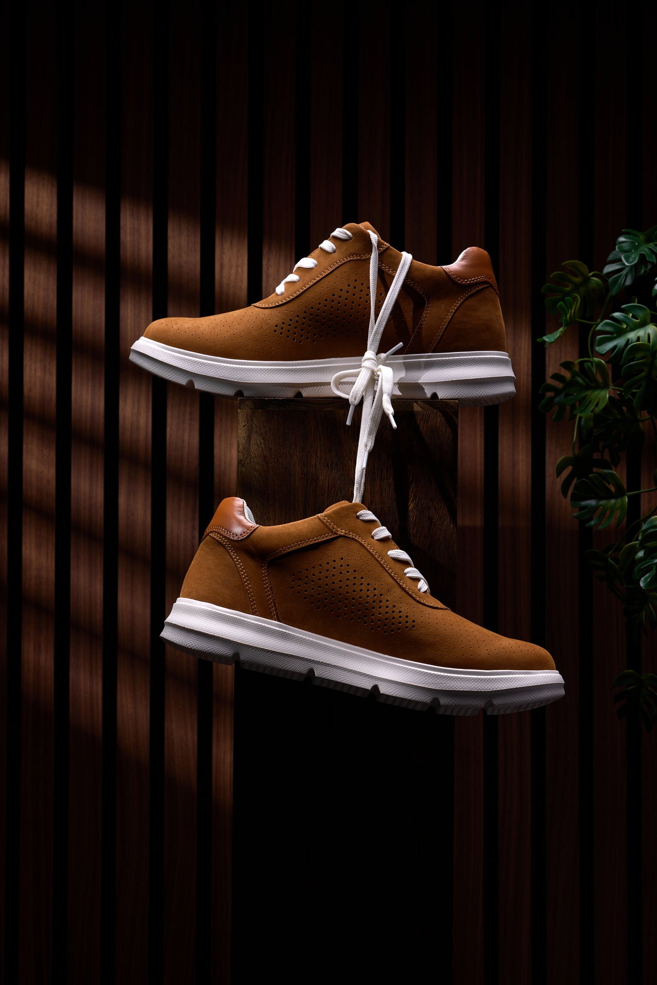 J1583 - 2.6 Inches Taller (Nubuck Brown) - Lightweight Casual Men's Walker Shoes