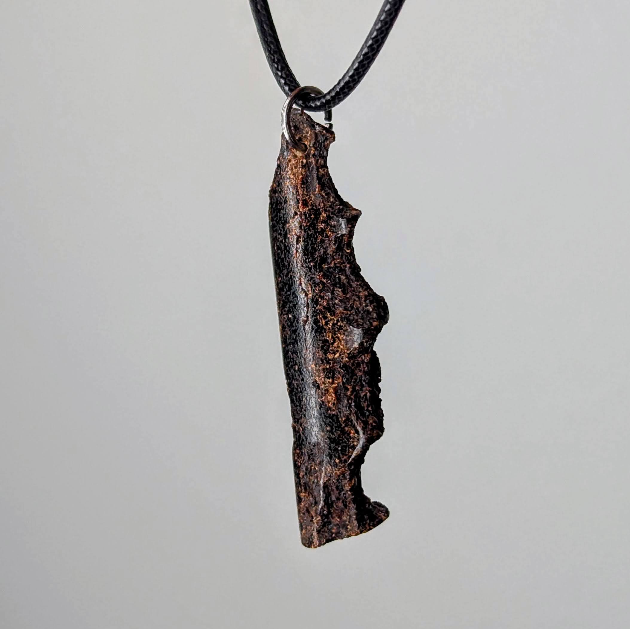 Peliacys Pendant Necklace