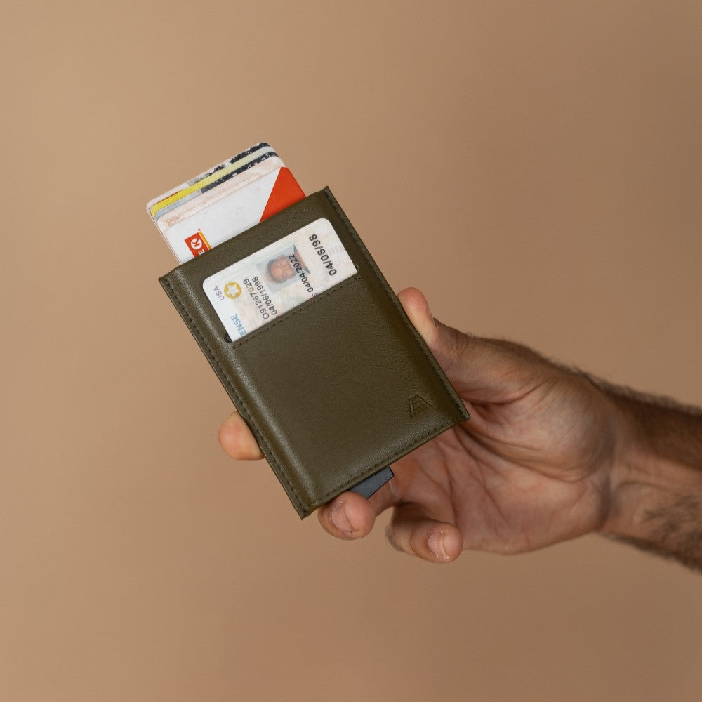 The Pilot – Men's RFID Aluminum Card Wallet