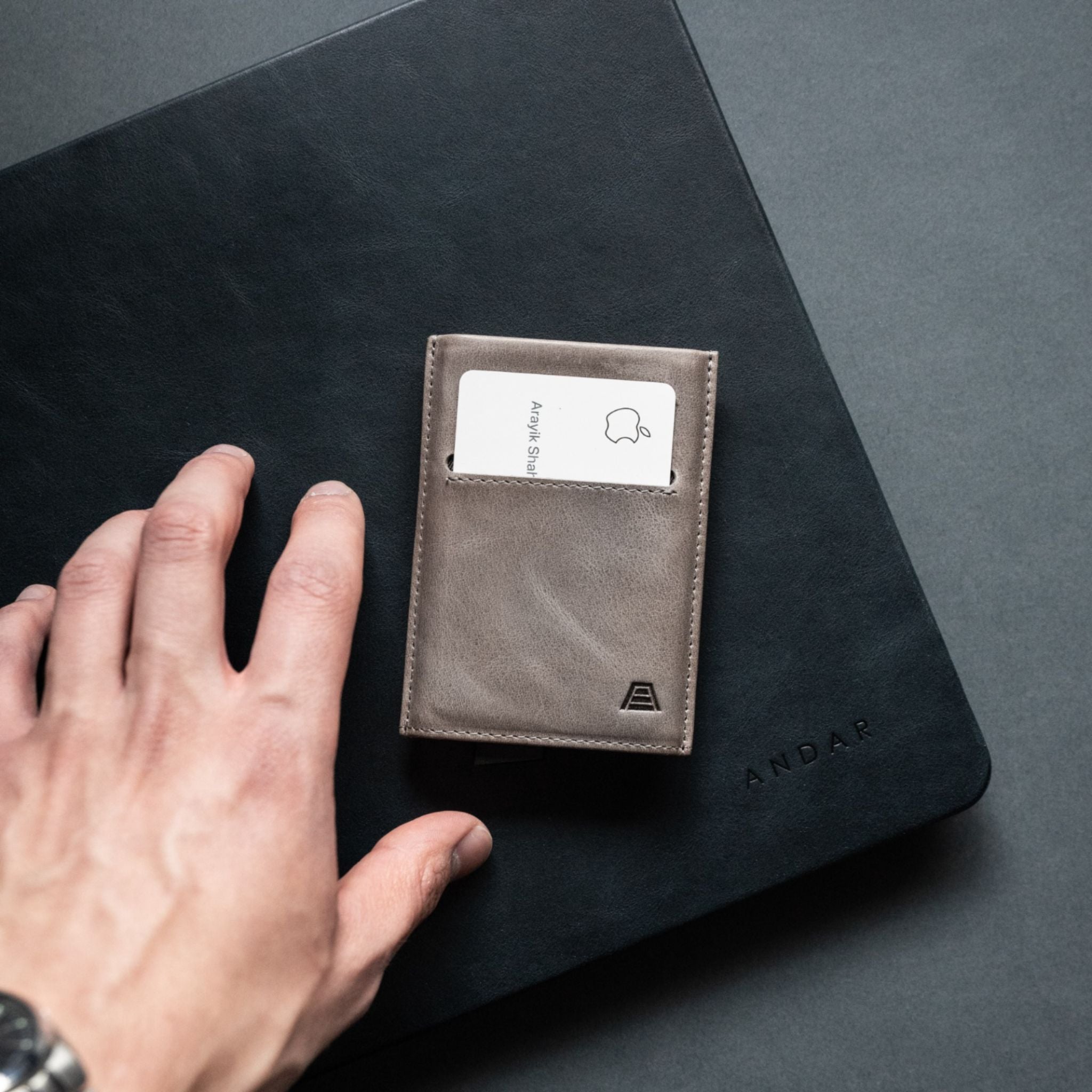 The Pilot – Men's RFID Aluminum Card Wallet