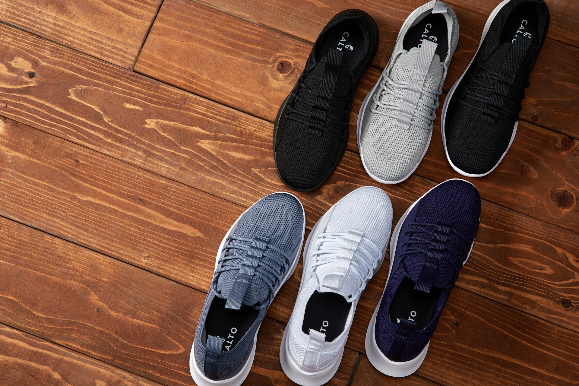 Q132 - 2.4 Inches Taller (Black/White Sole) - Ultra Lightweight Men's Sneakers