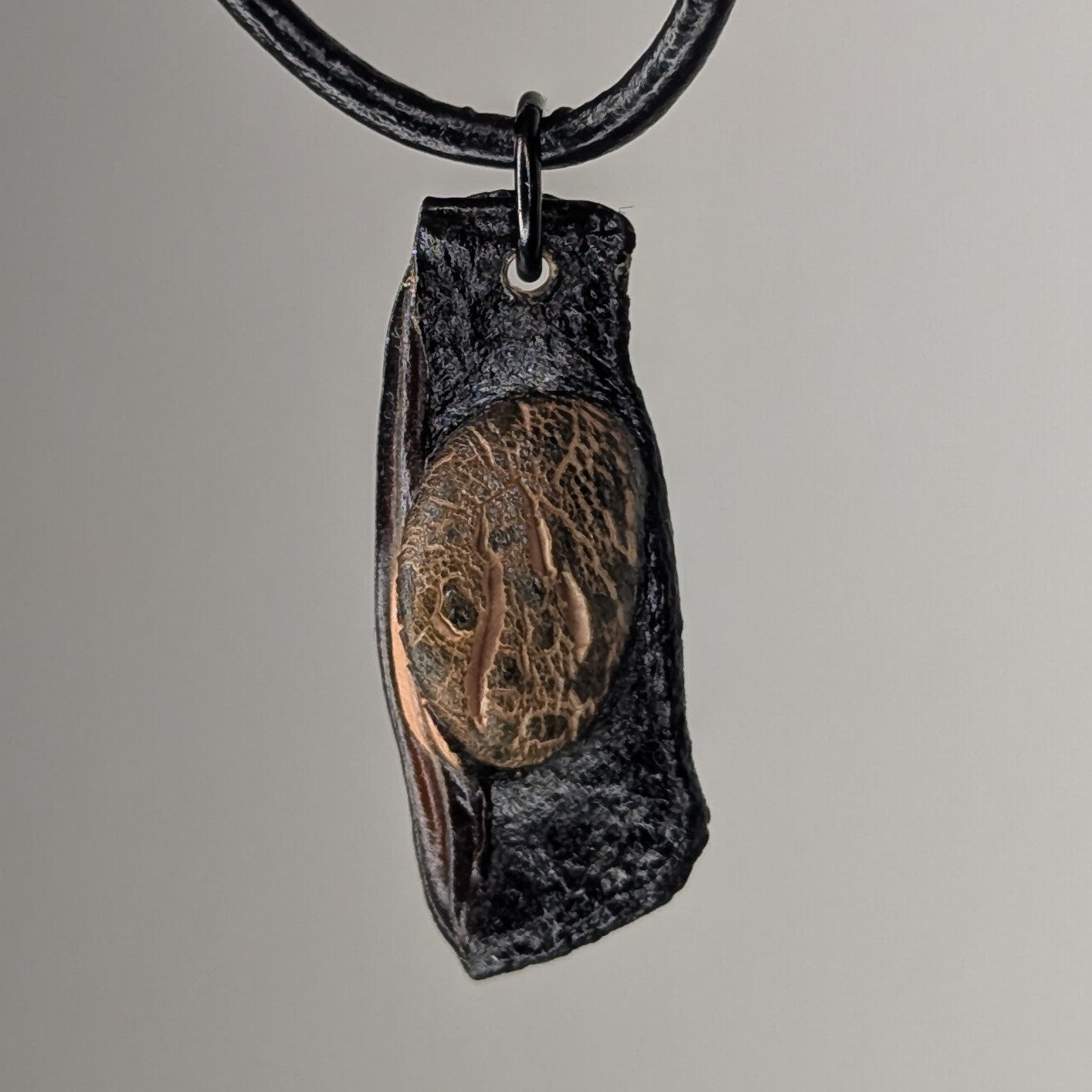 Sacronyx Pendant Necklace