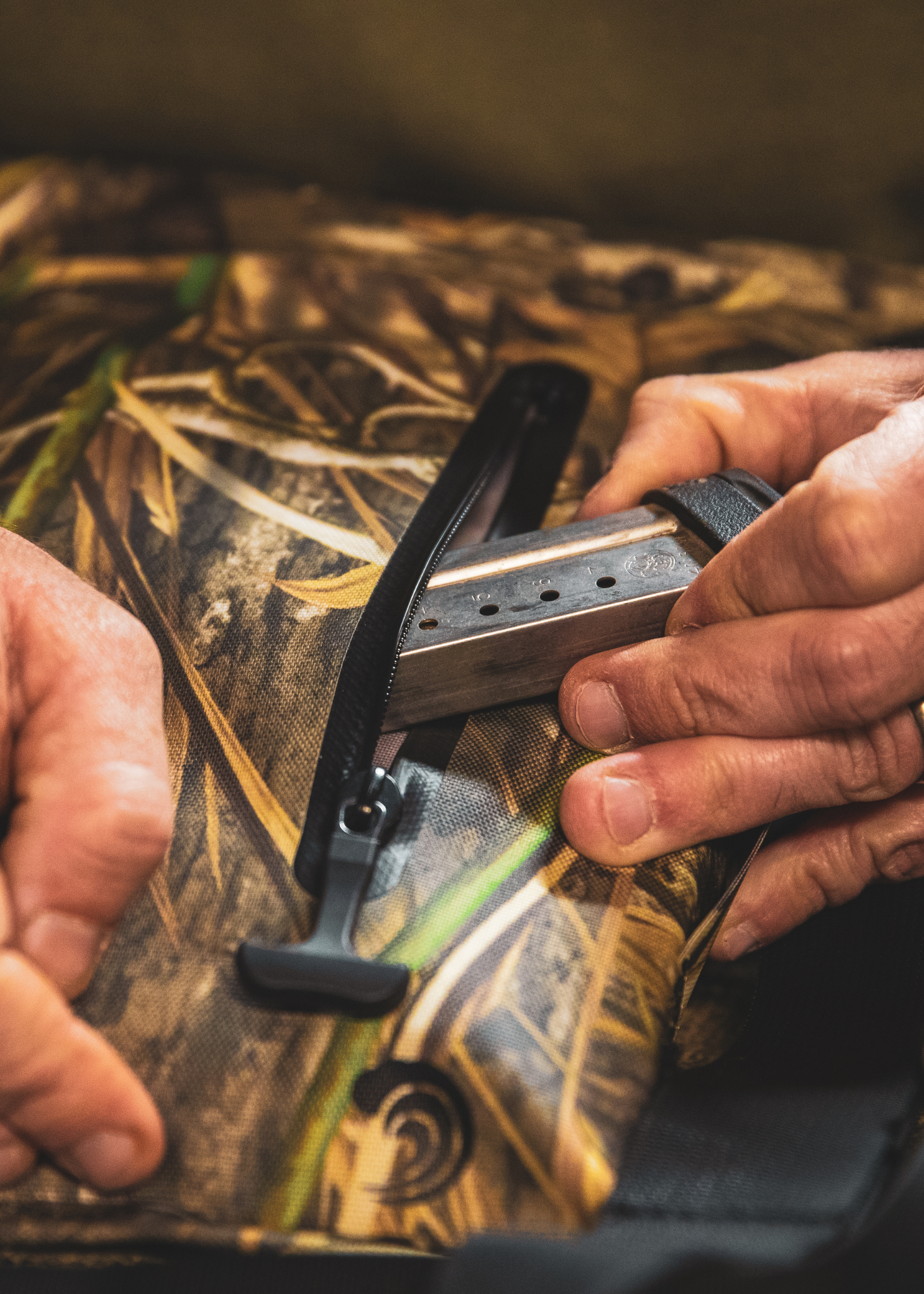 Mossy Oak - Auto-Sealing, Waterproof, Floating, Scent Proof Universal Utility Dry Bag