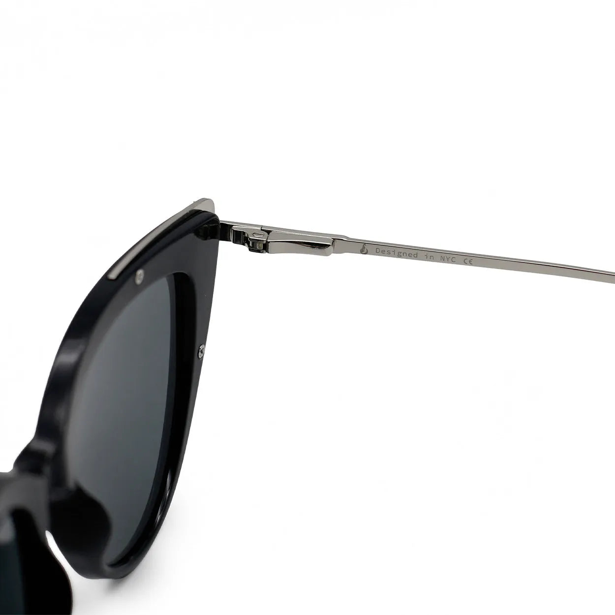Too Focused Sunglasses - Black