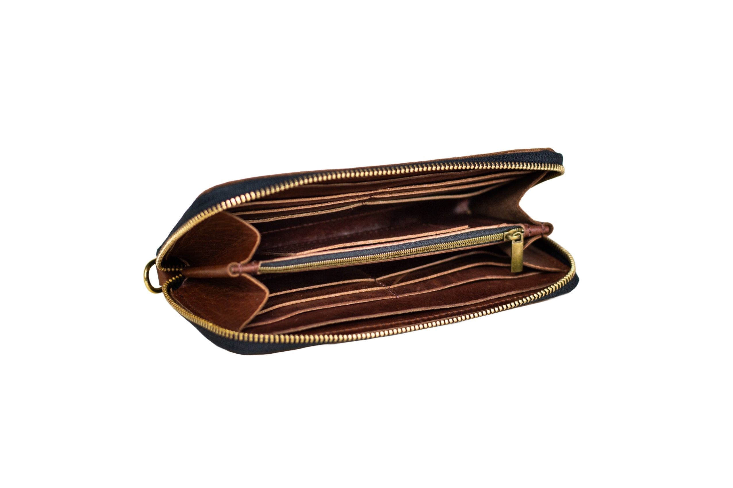 Urban Zipper Wallet – Full-Grain Leather Organizer with Wristlet