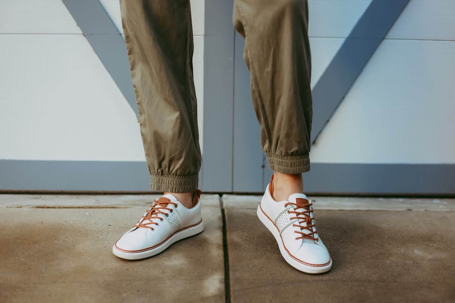 Classic Walker Grounding Shoes • White Leather