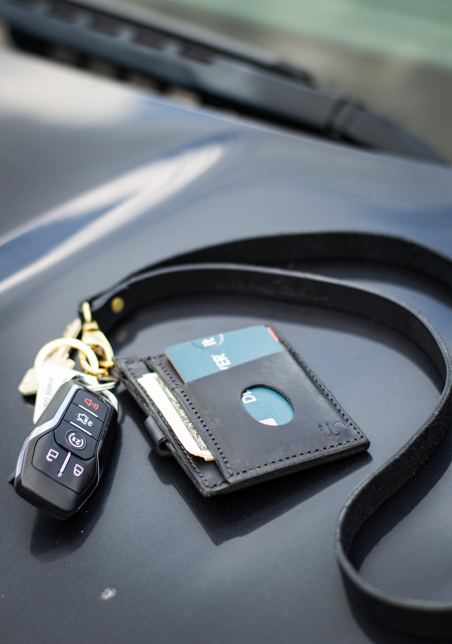 Leather Lanyard – Handcrafted Full-Grain Key & ID Holder
