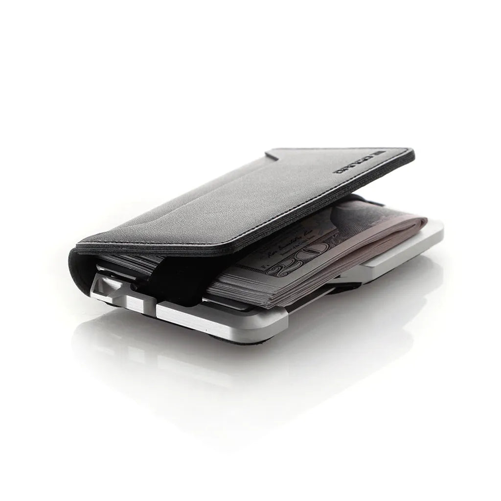D01 DAPPER™ Bifold Wallet