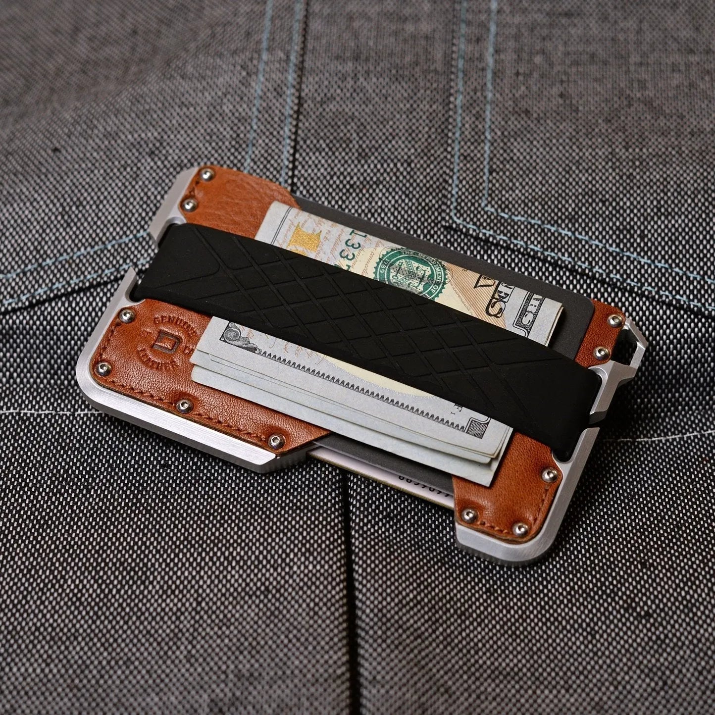 D01 DAPPER™ Wallet