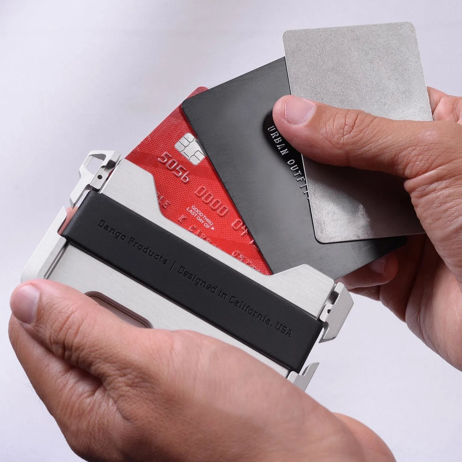 D01 DAPPER™ Wallet