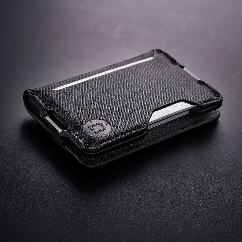 D03 DAPPER™ Bifold Wallet