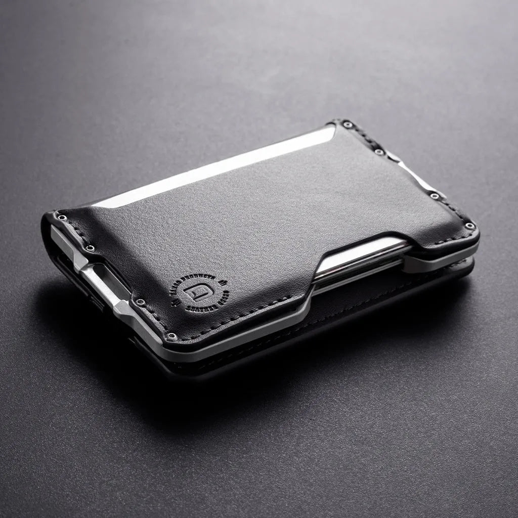 D03 DAPPER™ Bifold Wallet