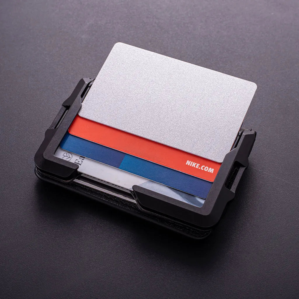 D03 DAPPER™ Bifold Wallet