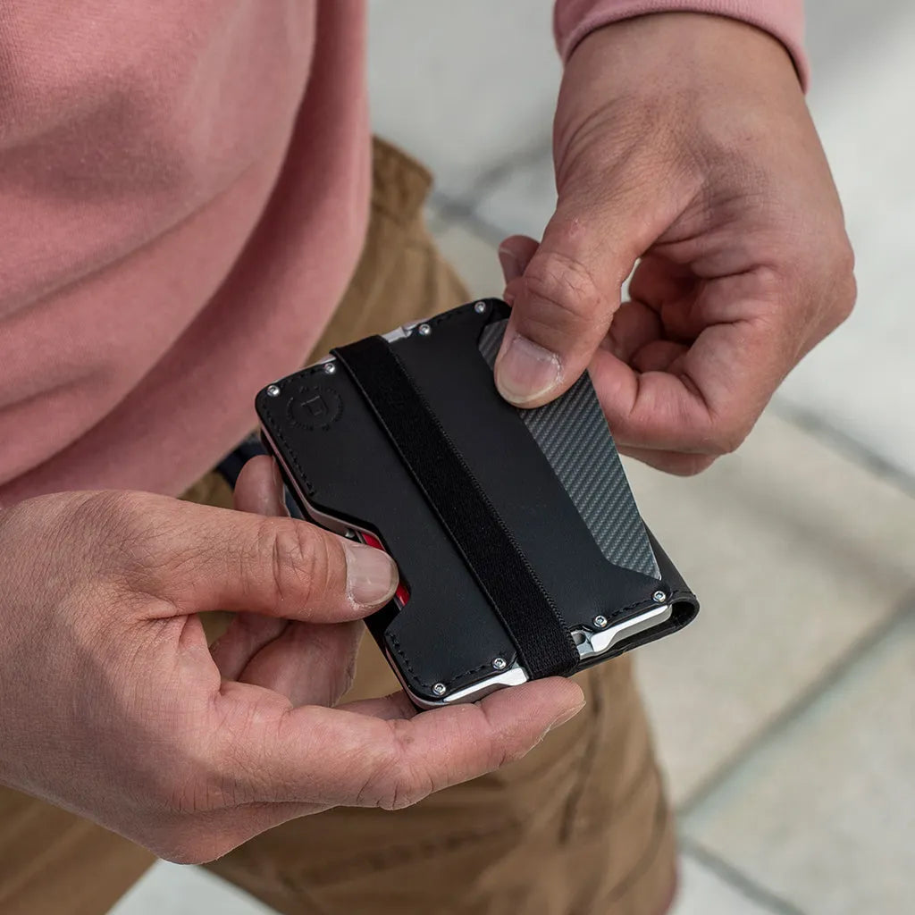 D03 DAPPER™ Bifold Wallet