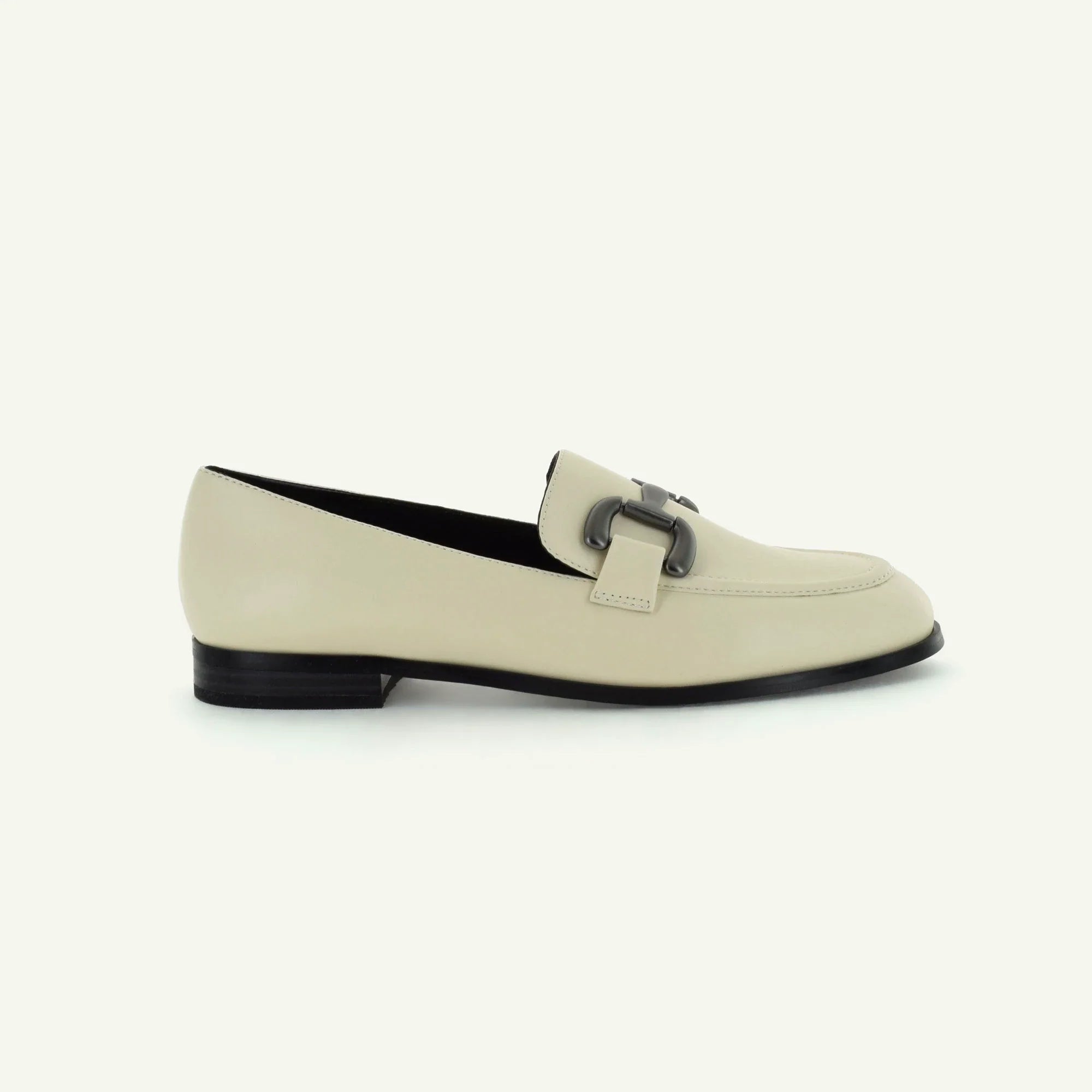 Georgina: Classic Loafer - Ecru