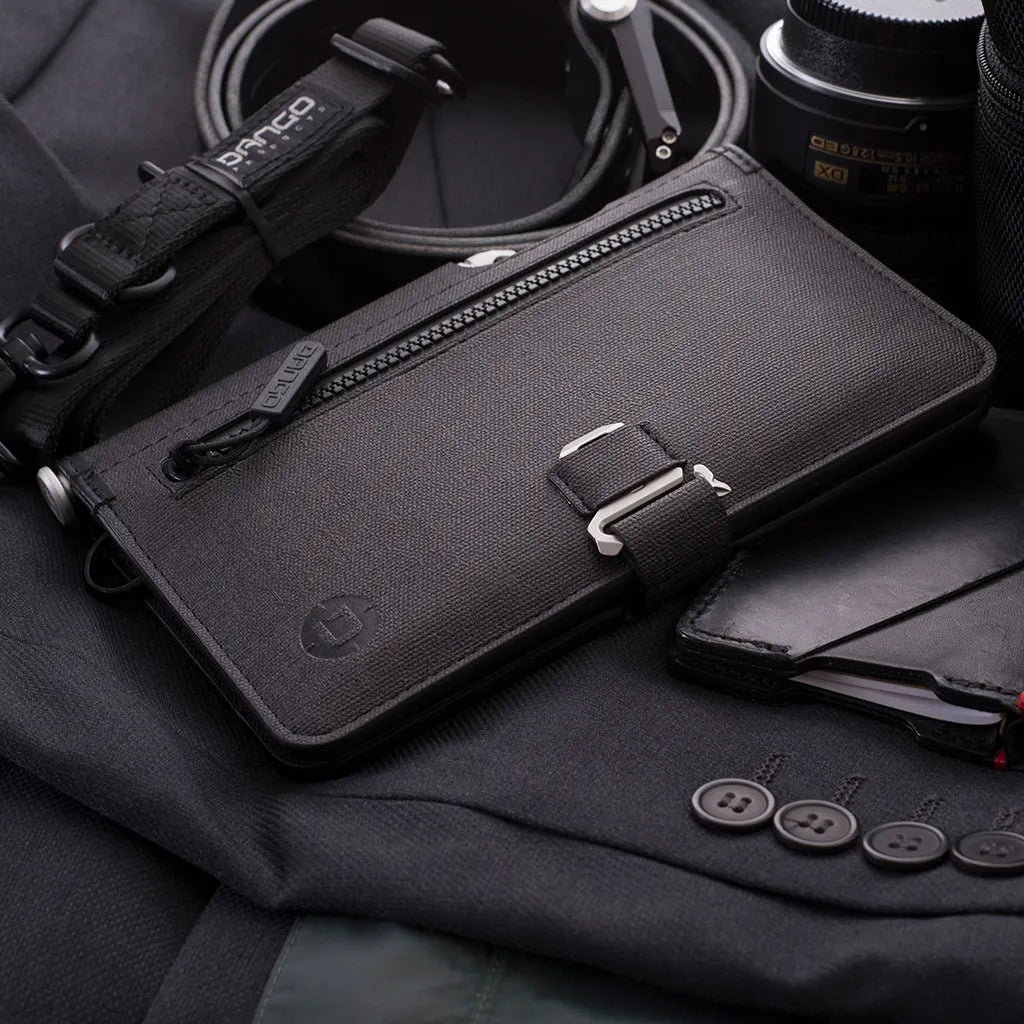 P02 Pioneer™ Travel Wallet