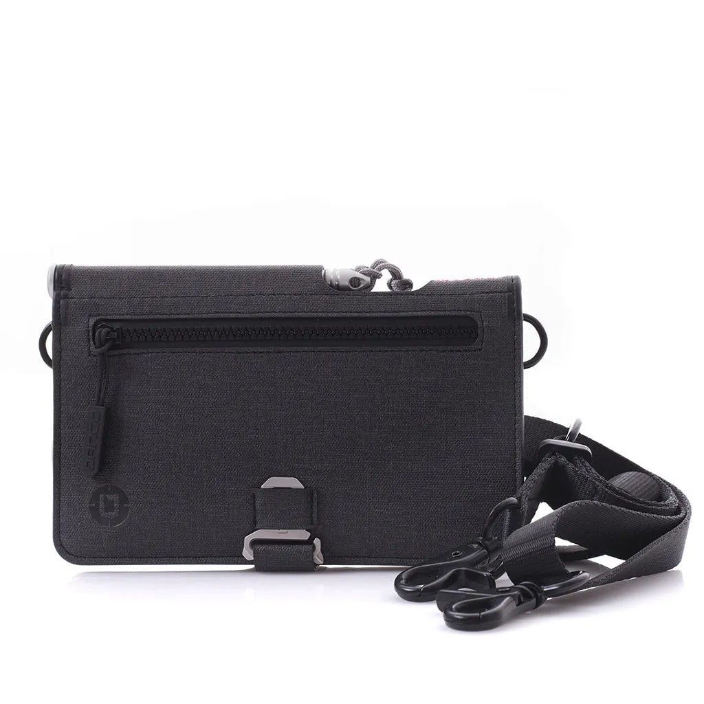 P02 Pioneer™ Travel Wallet