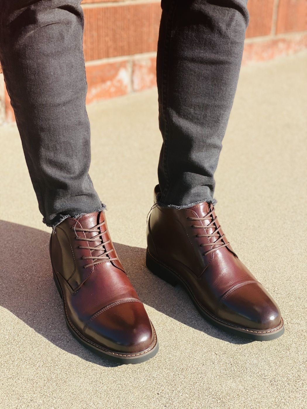 Y41081 - 3.2-Inch Taller Dark Brown Leather Men's Boots