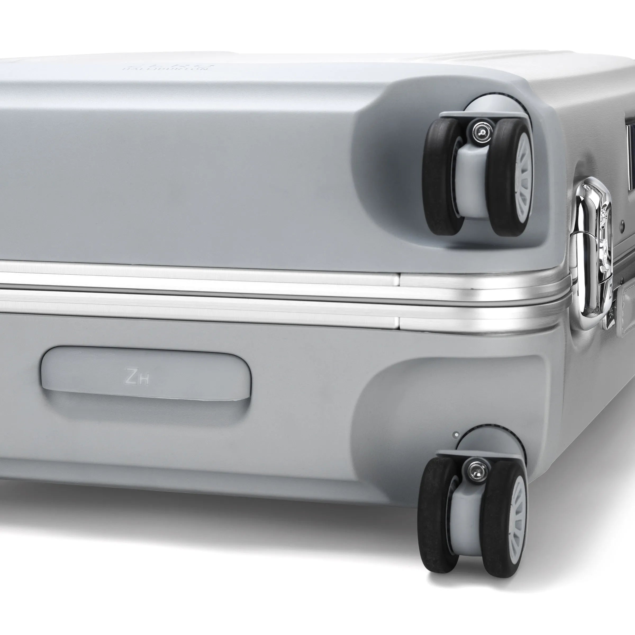Pursuit Aluminum | Continental Carry-On Suitcase