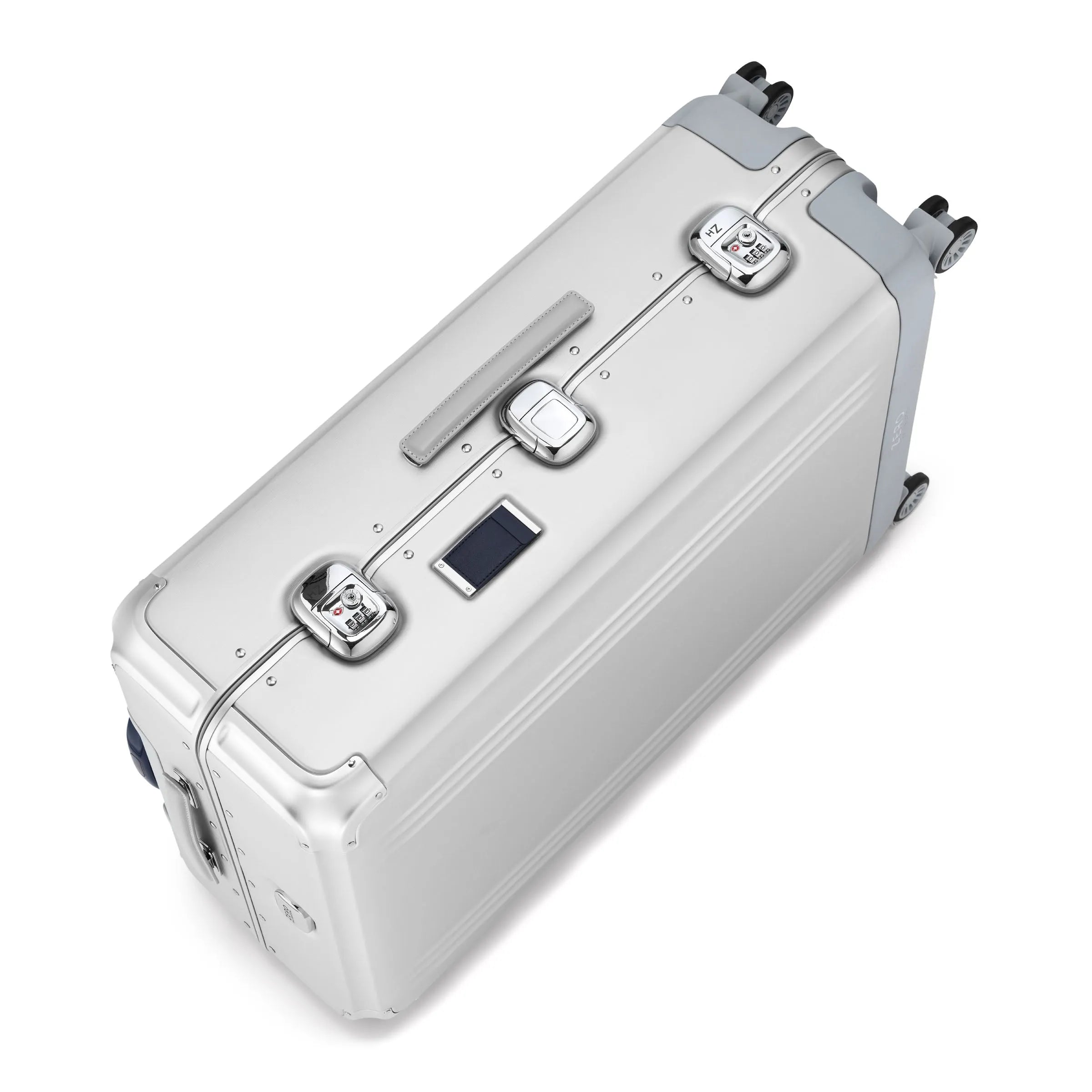 Pursuit Aluminum | Large Suitcase