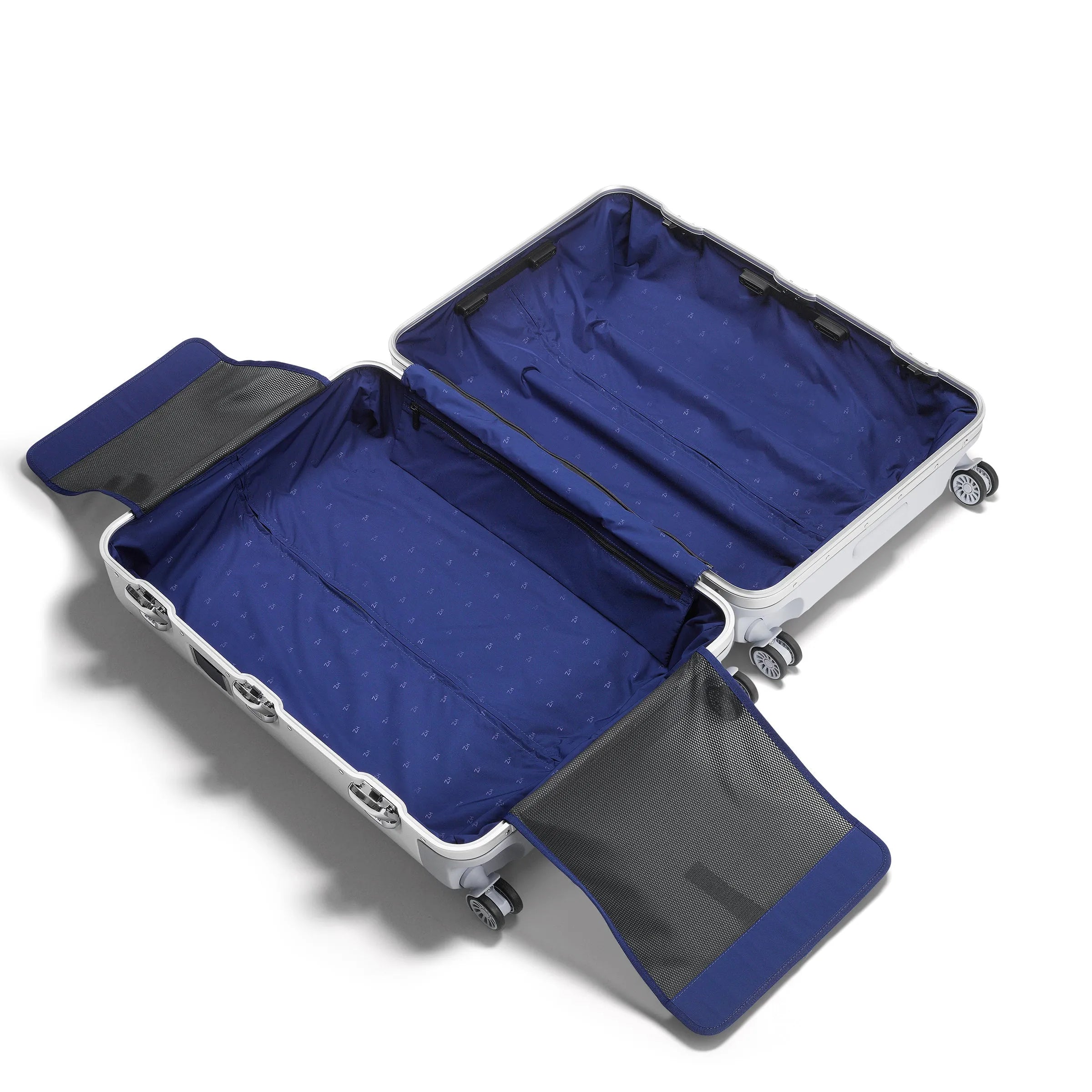 Pursuit Aluminum | Large Suitcase