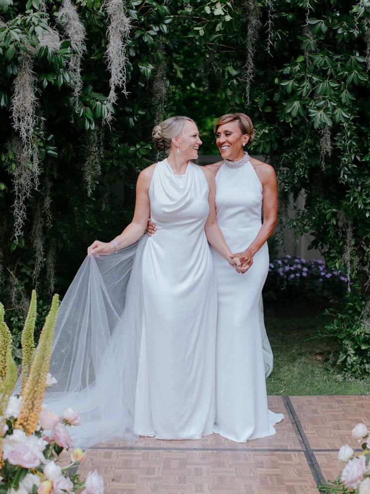 Robin Roberts and Amber Laign Tie the Knot in Magical Wedding Wearing Badgley Mischka