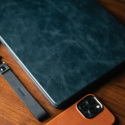 The Helm | Adventure Guide Macbook Air/Pro Cover