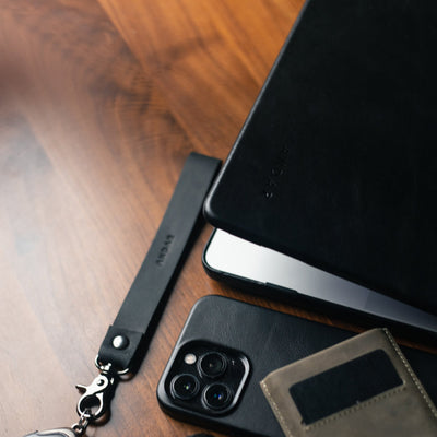 The Helm | Adventure Guide Macbook Air/Pro Cover