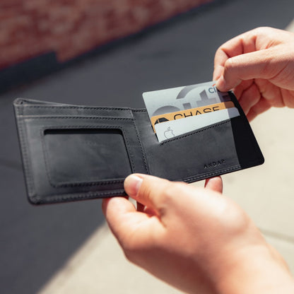 The Diplomat – Men's Slim RFID Bifold Wallet