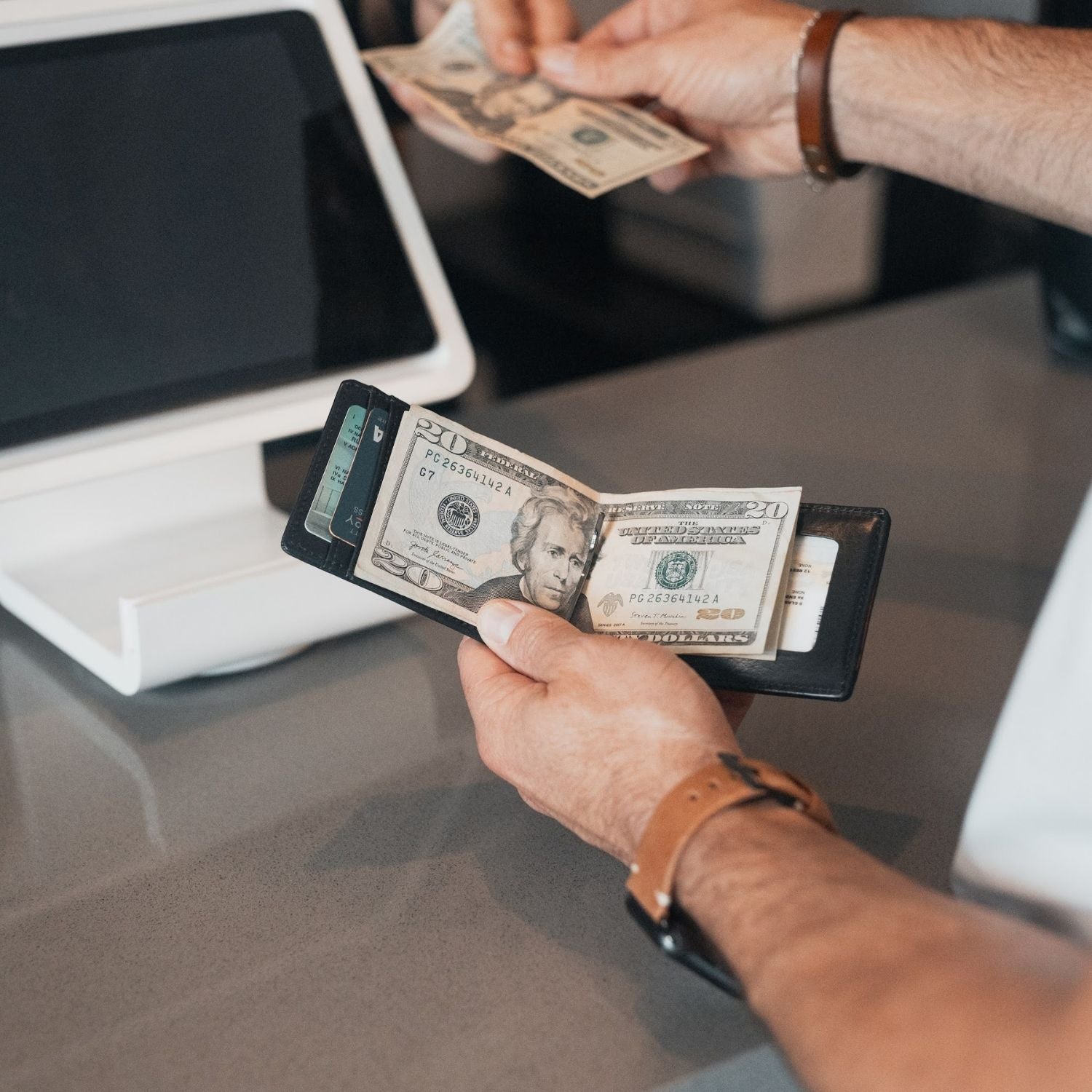 The Apollo – Men's Slim RFID Bifold Wallet