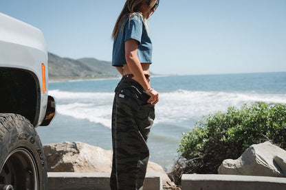 Day Pants – Elastic Waist & Utility Pockets