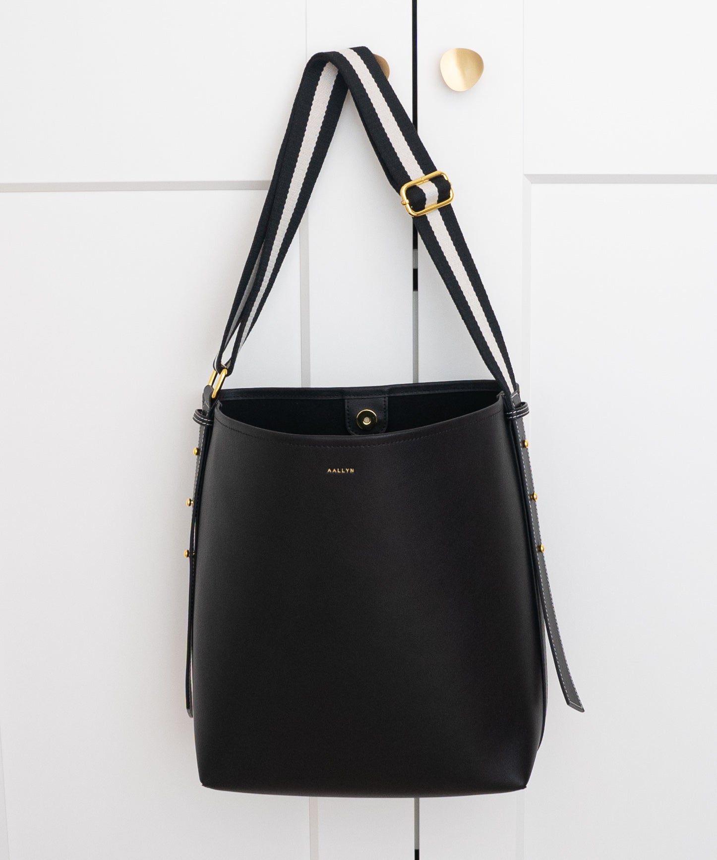 Jolina Bucket Tote