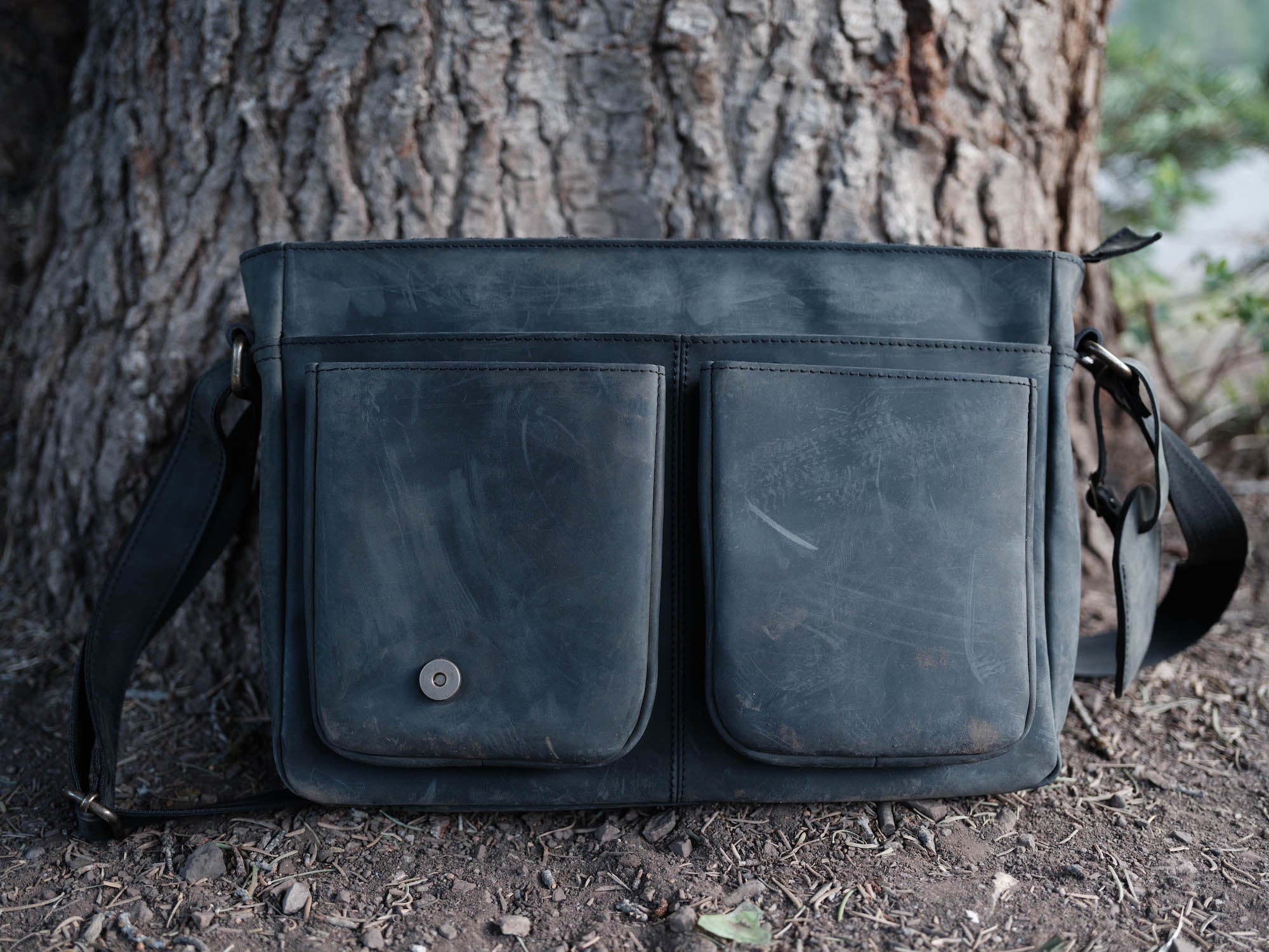 LIMITED EDITION - Yukon Leather Messenger Bag