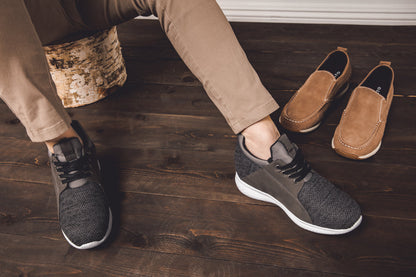 H71923 - CALTO 3.2-Inch Taller Charcoal Men's Elevator Men's Sneakers