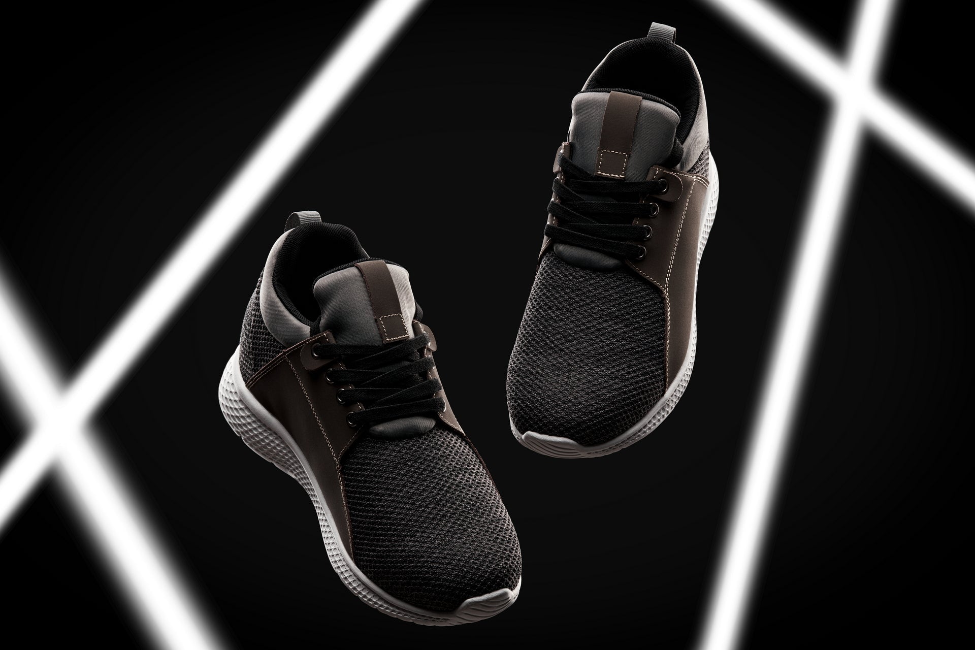 H71923 - CALTO 3.2-Inch Taller Charcoal Men's Elevator Men's Sneakers