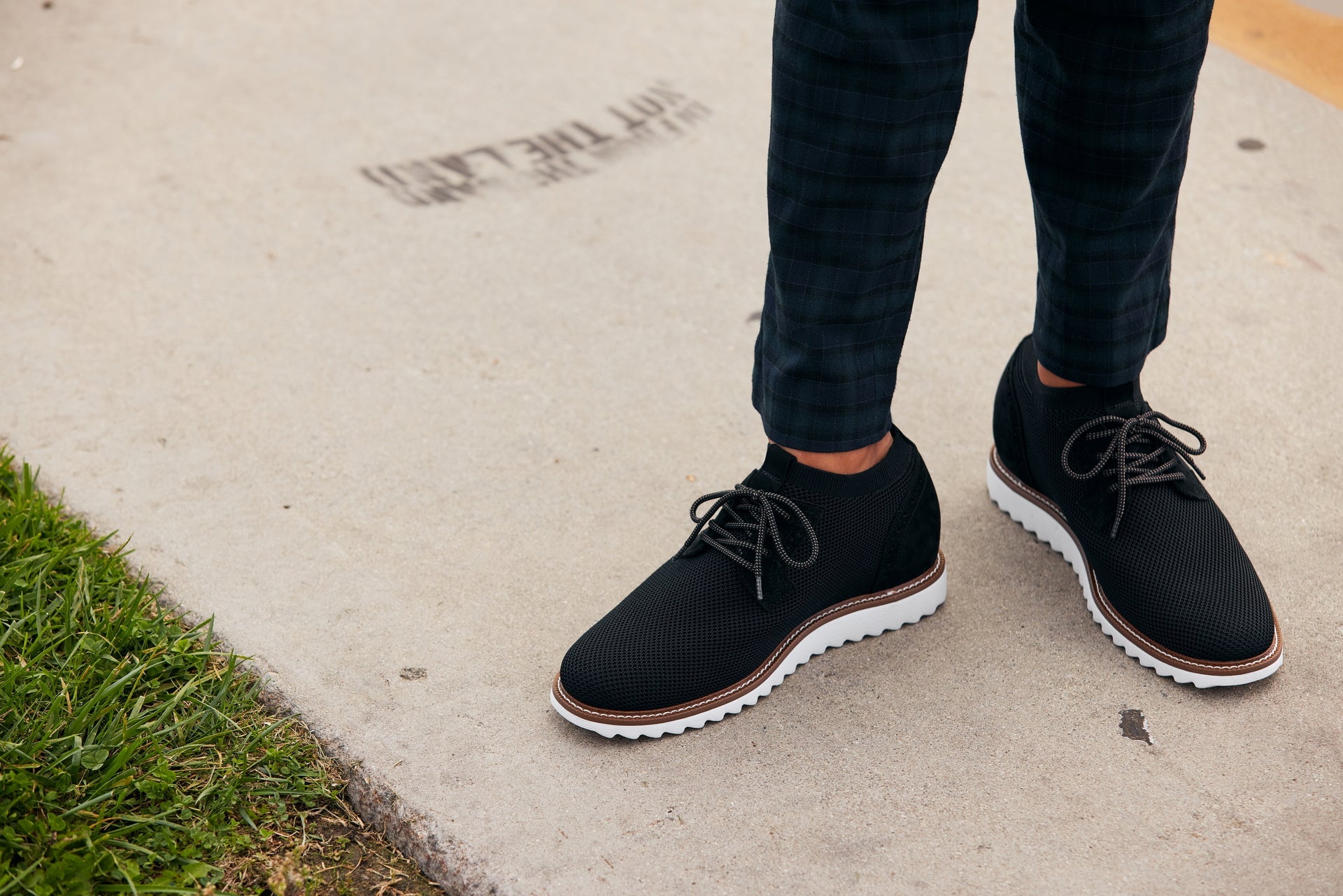 J1502 - 3.2 Inches Taller (Noir) - Men's Shoes