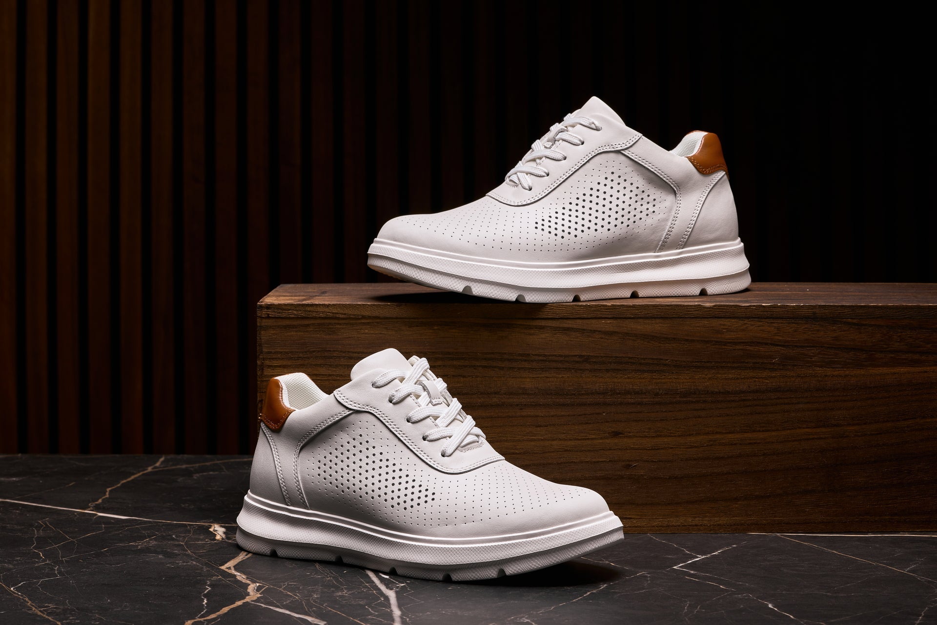 J1581  - 2.6 Inches Taller (White) - Lightweight Casual Men's Walker Shoes
