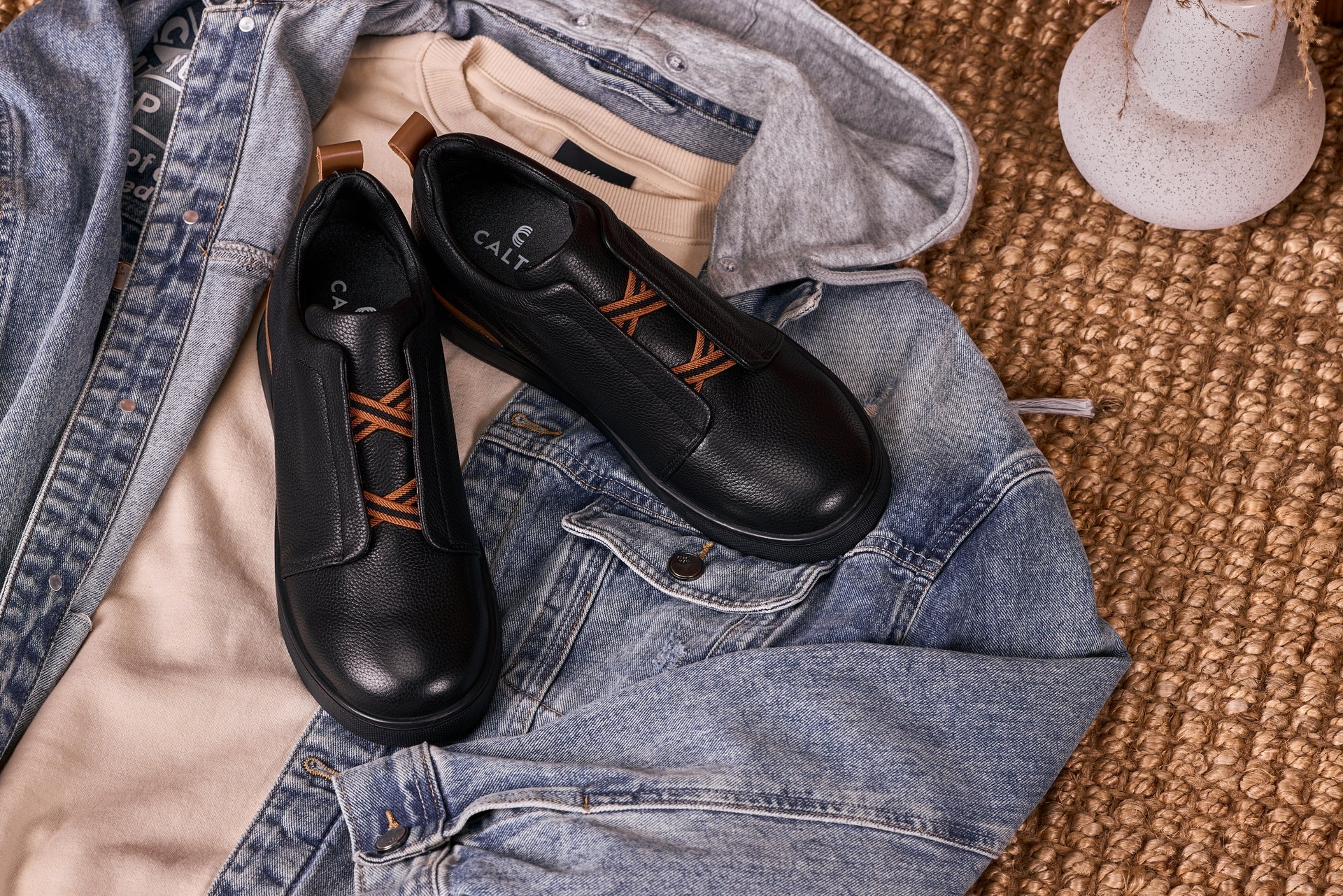 J1931  - 2.6 Inches Taller (Black / Black Sole) - Slip-On Men's Snoafers