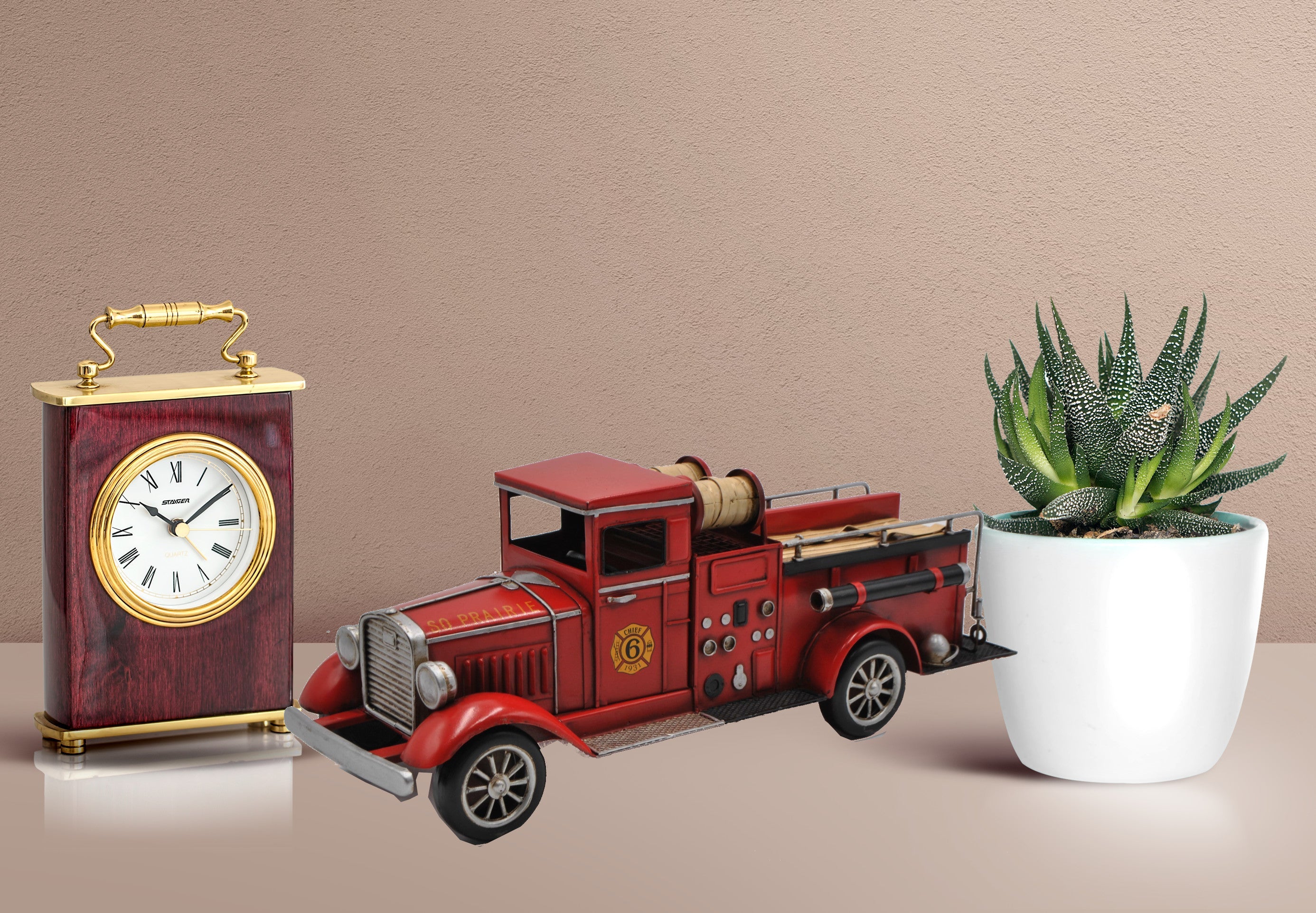 Metal Vintage Fire Truck Model Ornaments Figurine Retro Crafts Old Firetruck