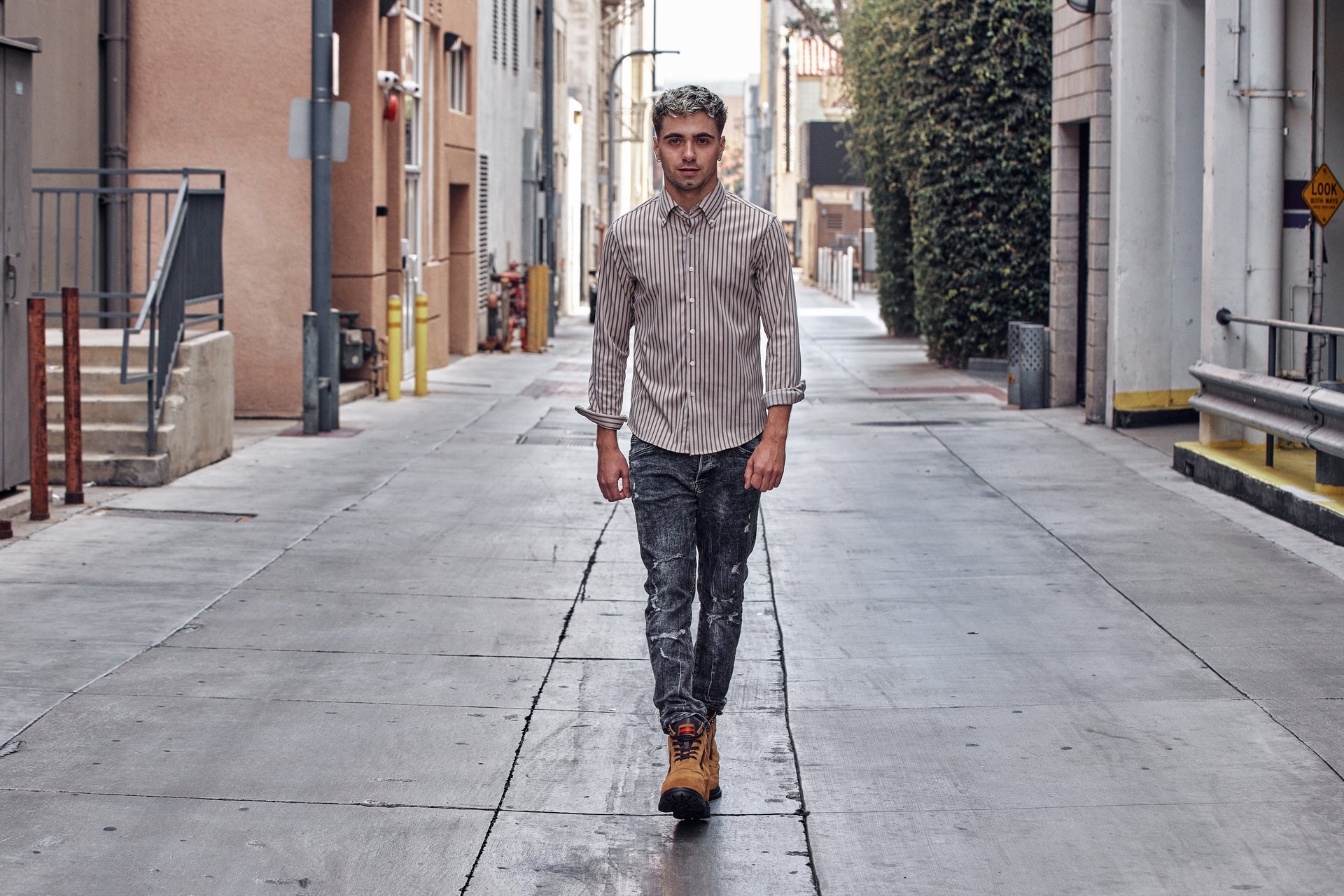 K881803 - 5.2-Inch Taller Brown Nubuck Elevator Men's Boots