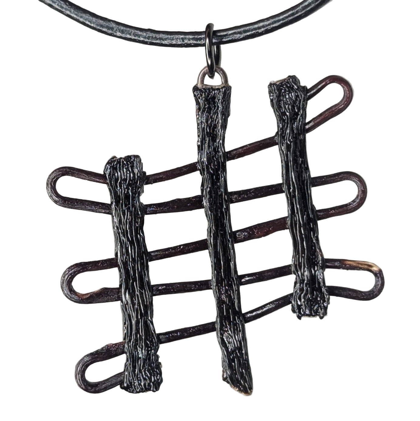 Macravenora Pendant Necklace